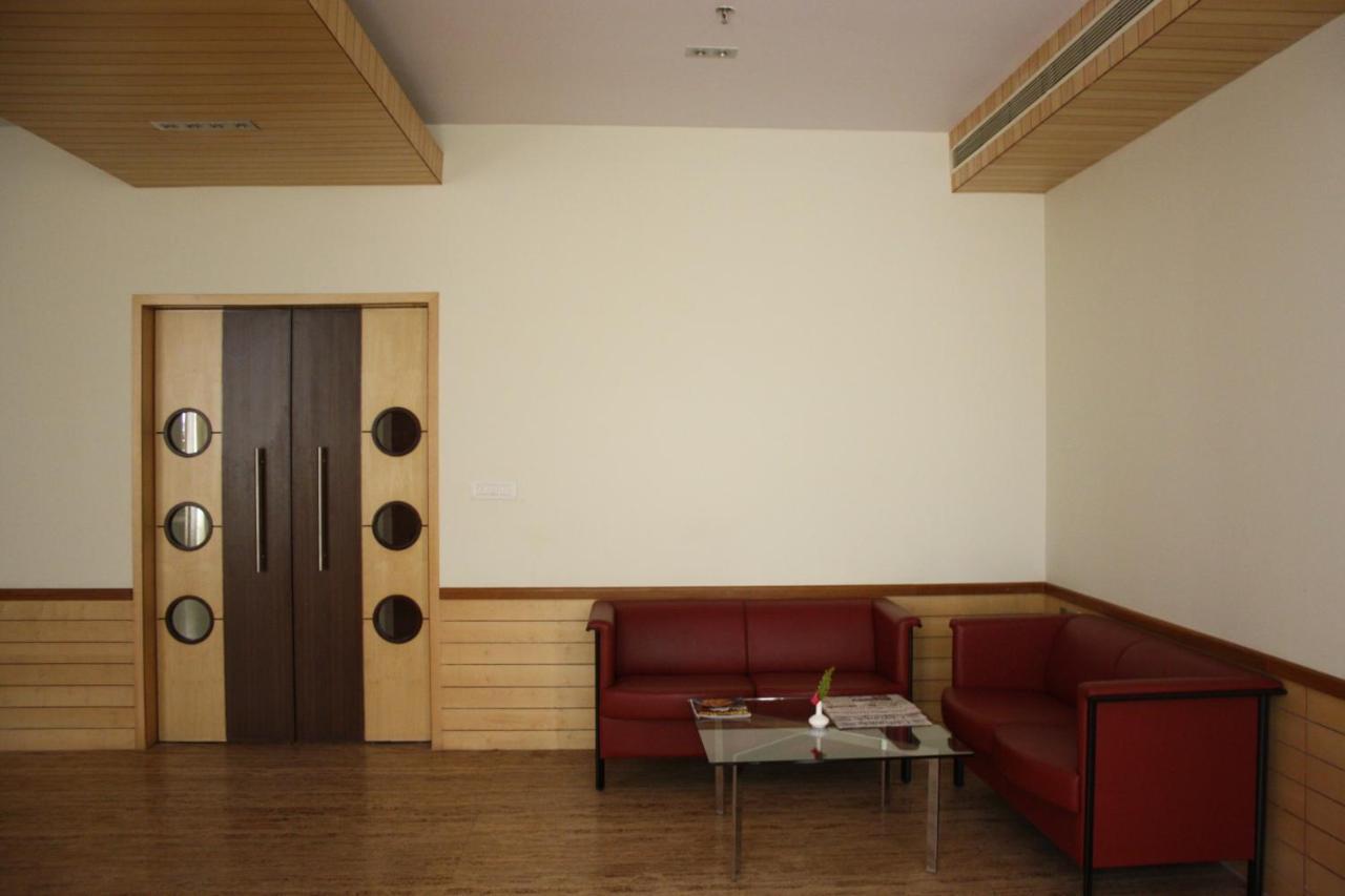 Royal Orchid Central Kireeti Hampi, Hospet Экстерьер фото