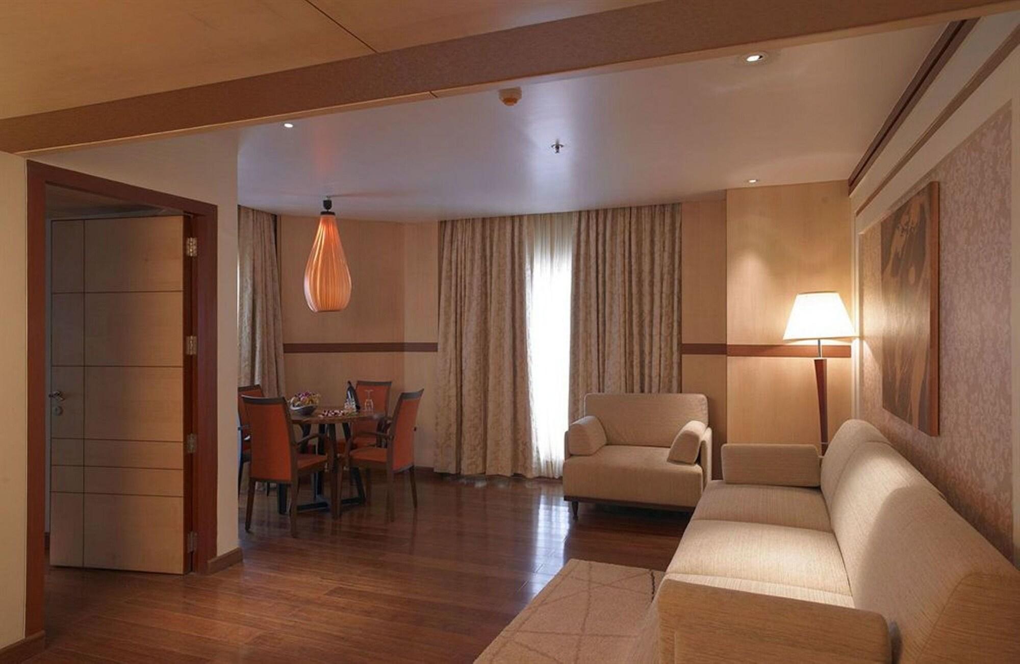 Royal Orchid Central Kireeti Hampi, Hospet Экстерьер фото