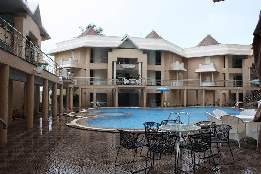 Royal Orchid Central Kireeti Hampi, Hospet Экстерьер фото