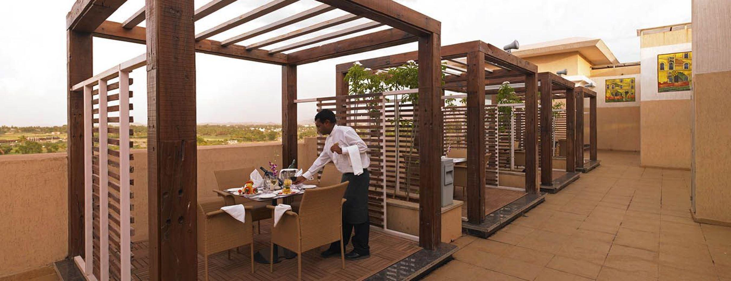 Royal Orchid Central Kireeti Hampi, Hospet Экстерьер фото