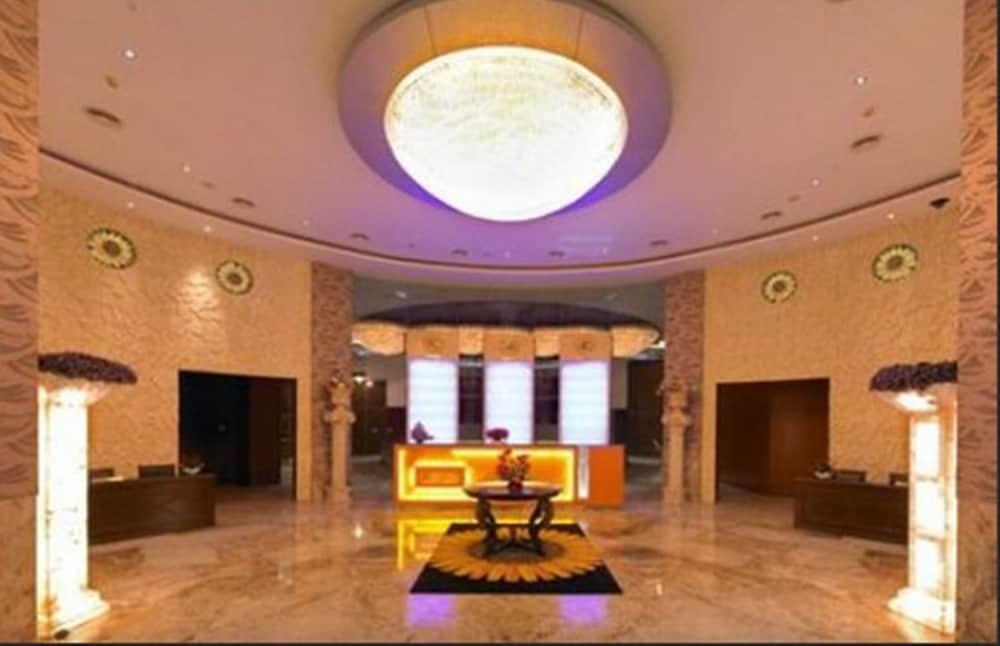 Royal Orchid Central Kireeti Hampi, Hospet Экстерьер фото