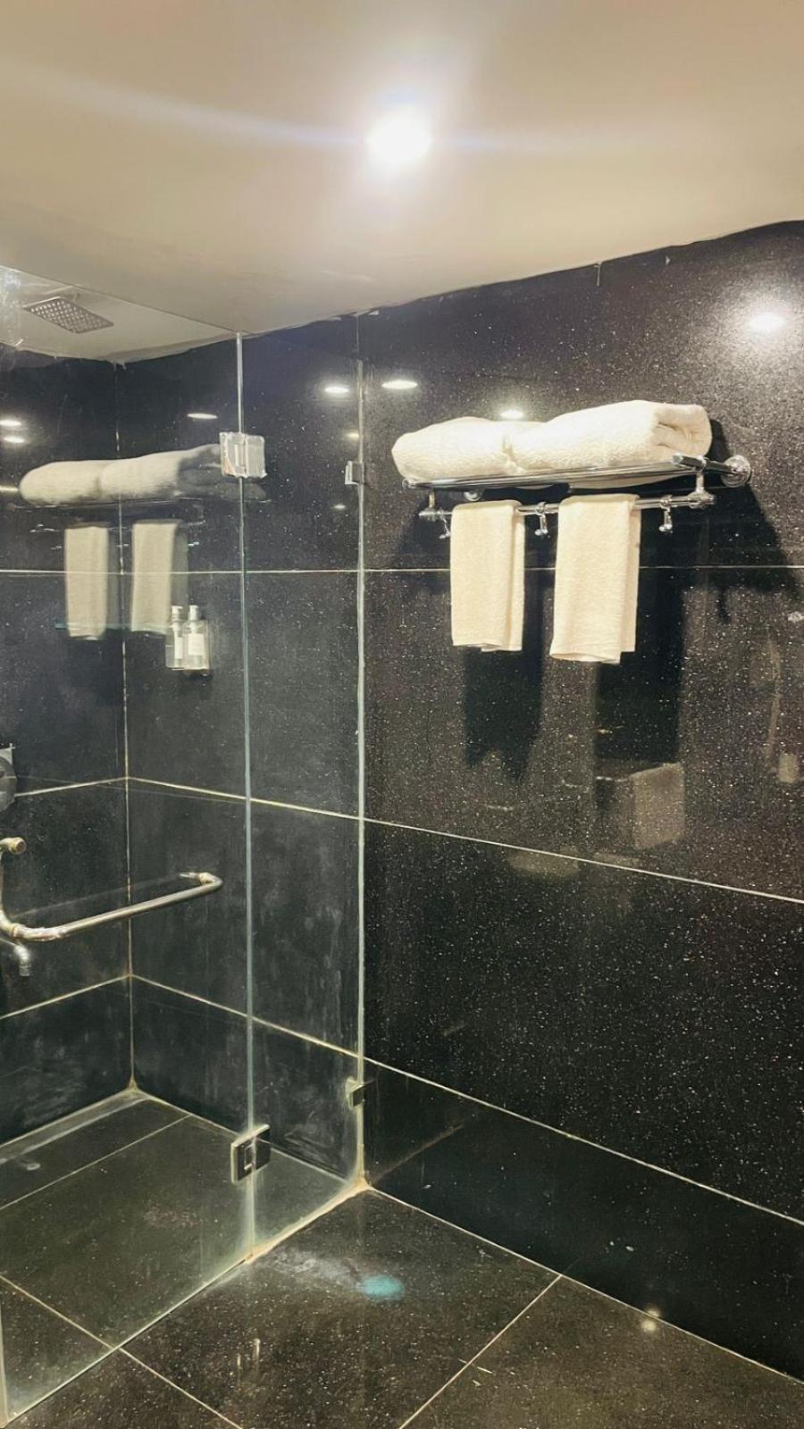Royal Orchid Central Kireeti Hampi, Hospet Экстерьер фото