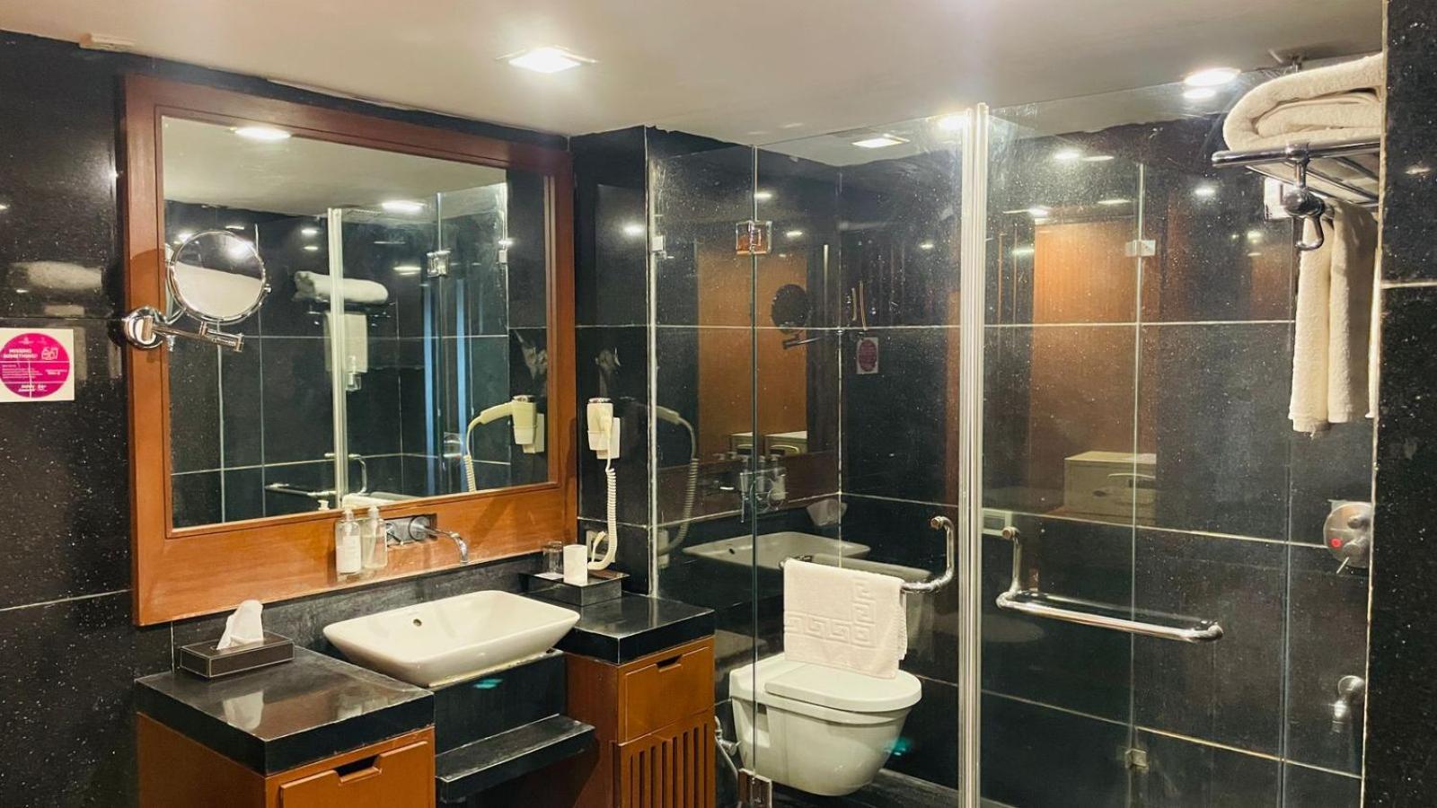 Royal Orchid Central Kireeti Hampi, Hospet Экстерьер фото