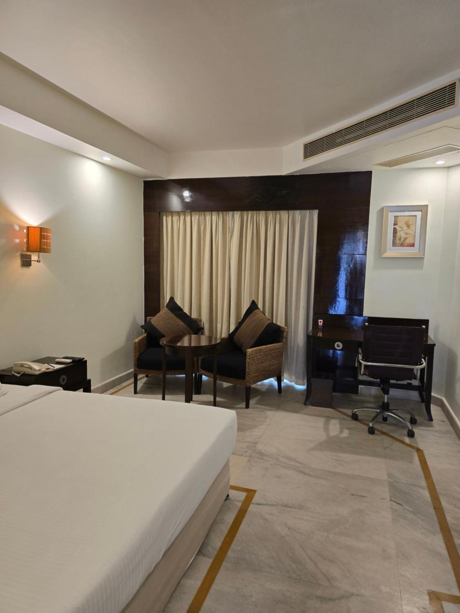 Royal Orchid Central Kireeti Hampi, Hospet Экстерьер фото