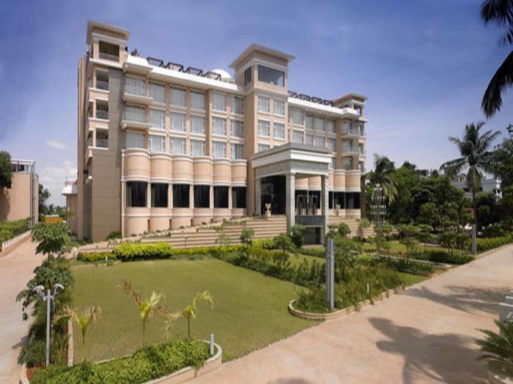 Royal Orchid Central Kireeti Hampi, Hospet Экстерьер фото