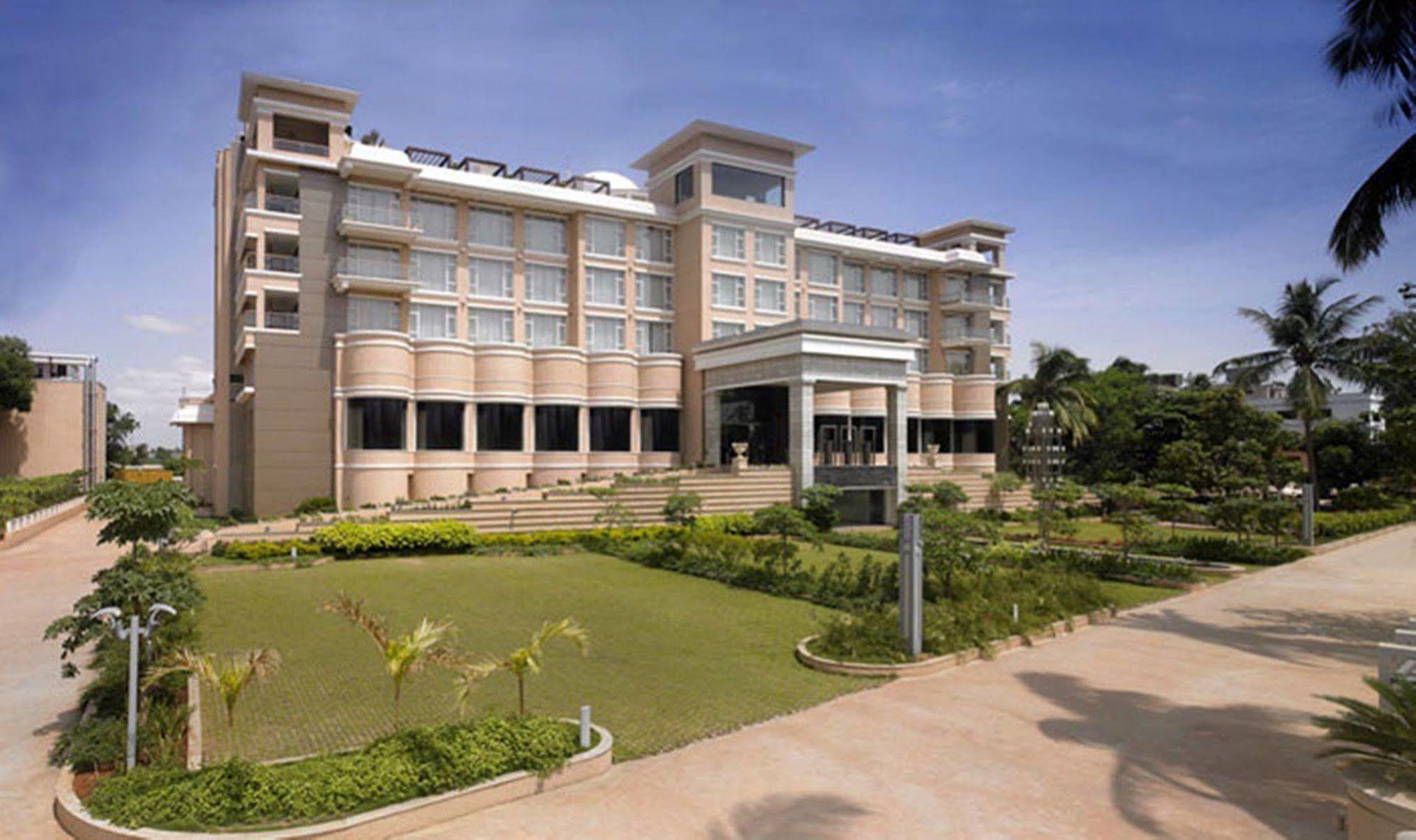Royal Orchid Central Kireeti Hampi, Hospet Экстерьер фото