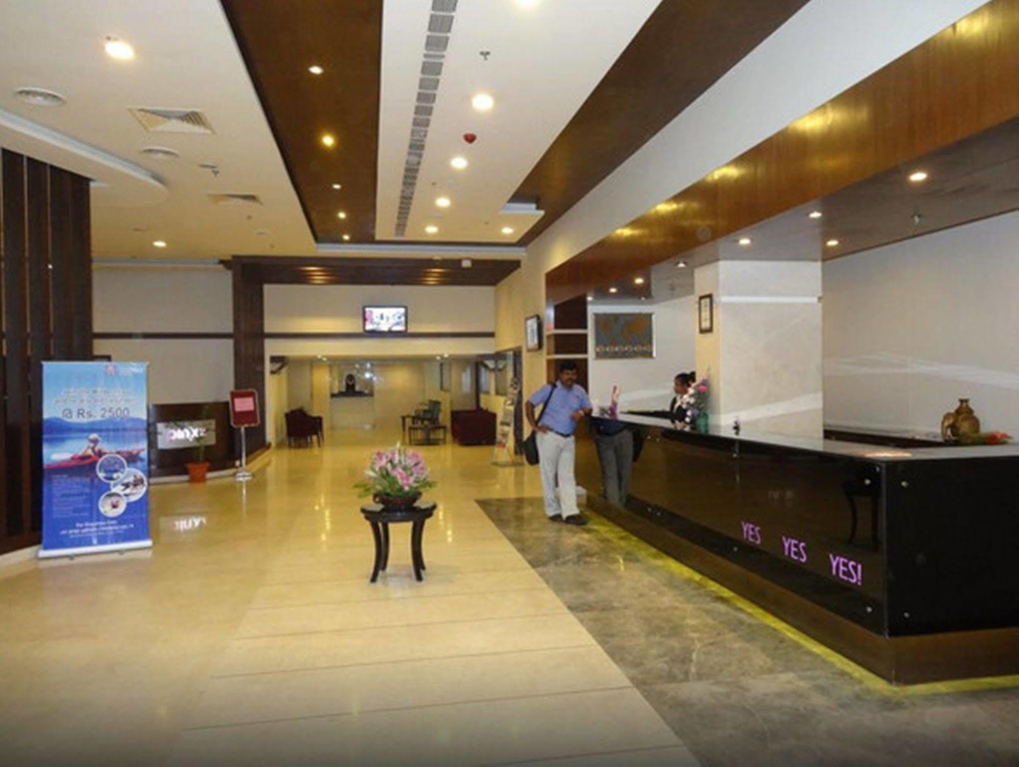 Royal Orchid Central Kireeti Hampi, Hospet Экстерьер фото