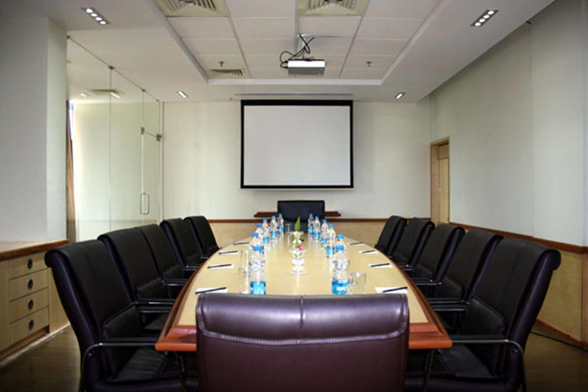 Royal Orchid Central Kireeti Hampi, Hospet Экстерьер фото